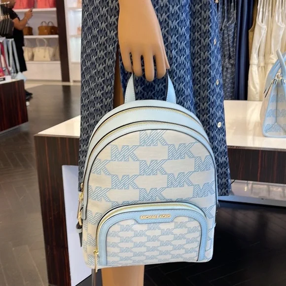 Michael Kors Jaycee Medium Logo Zip Pocket Backpack 

35S3G8TB2J
Vista Blue - Picture 6 of 16